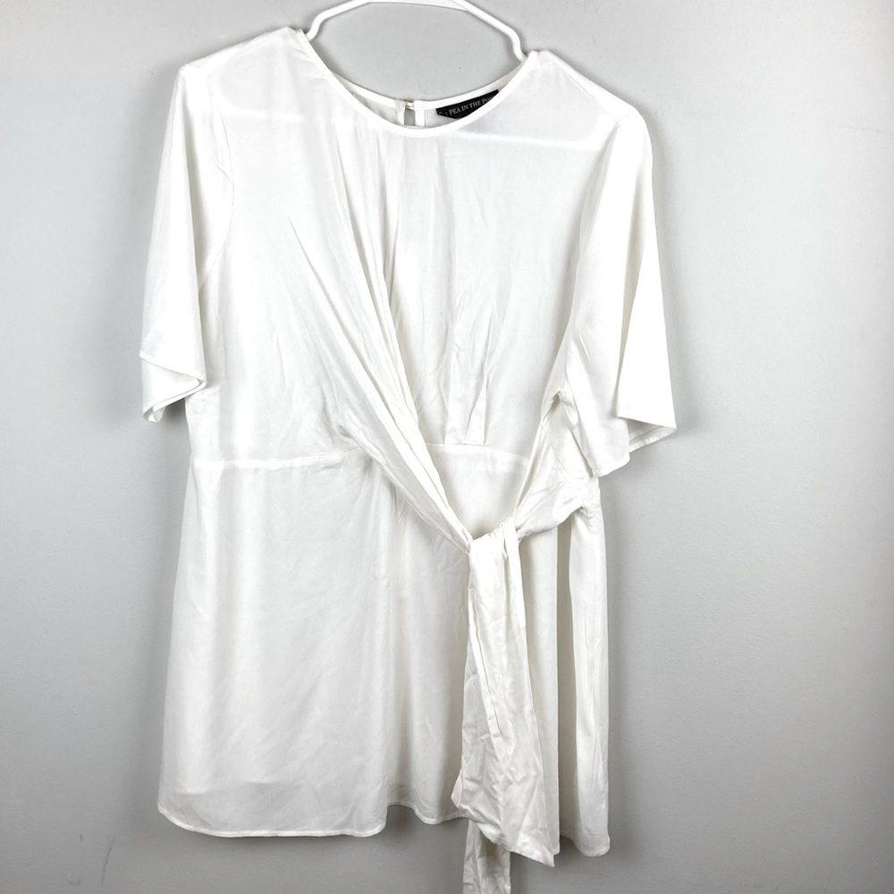 A Pea in the Pod Light White Shirt with Tie